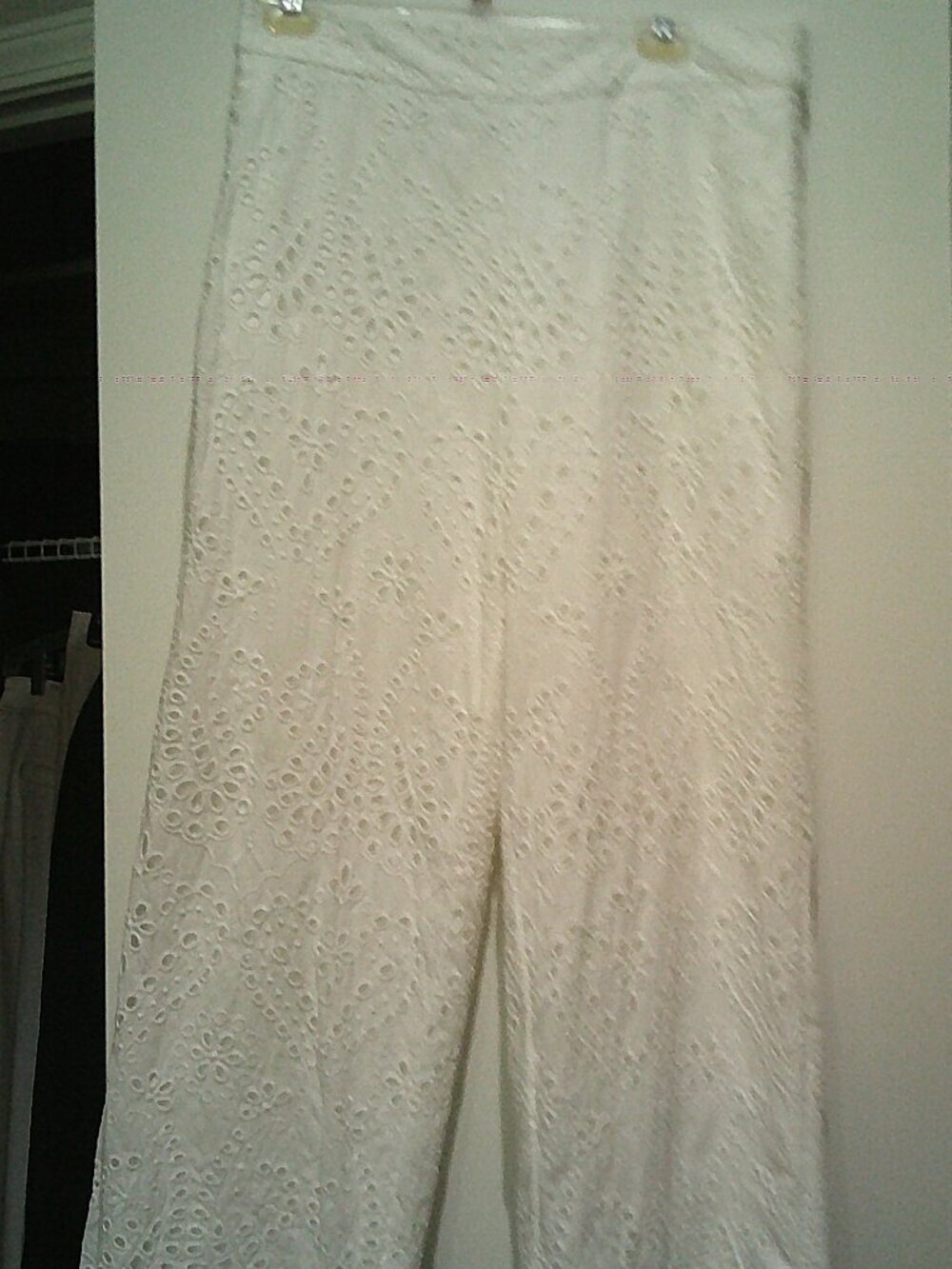 Chico's, adorable laced mid-calf pants in white. Size in 0.5